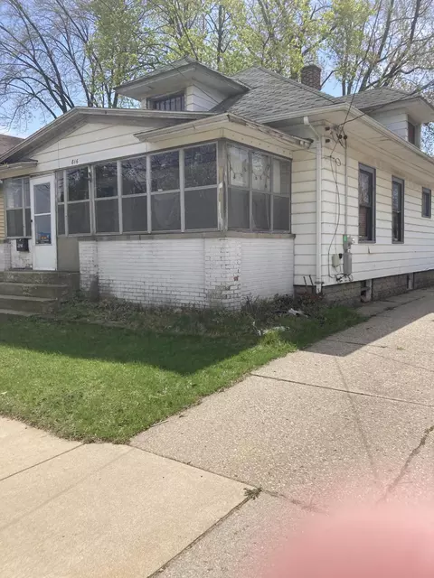816 Richmond St NW, Grand Rapids, MI 49504