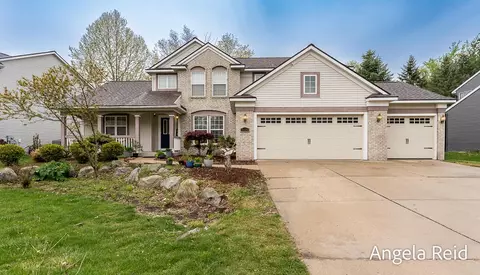 3528 Birch Knoll Dr SE, Grand Rapids, MI 49512