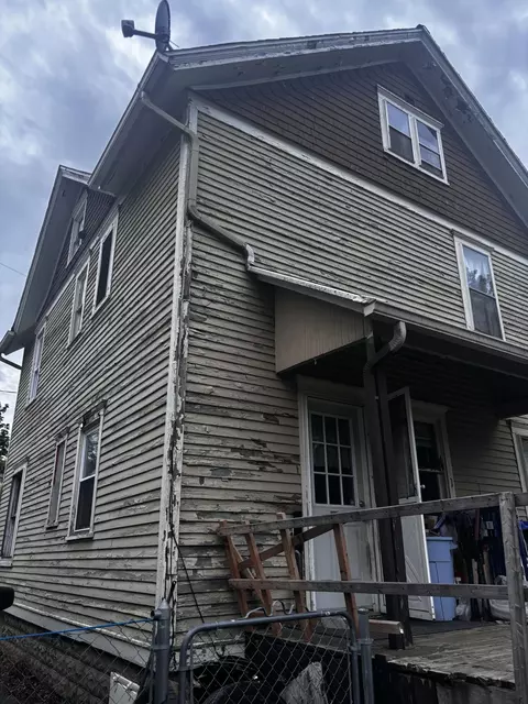 604 Bidwell St, Albion, MI 49224