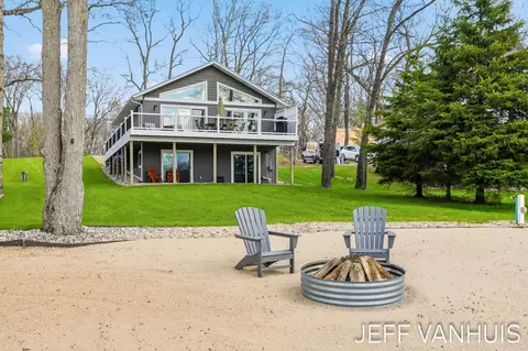 11049 S Jacquelyn Ln, Baldwin, MI 49304