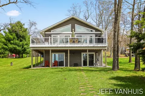 Exterior - 11049 S Jacquelyn Ln, Baldwin, MI 49304 photo 13 of 25