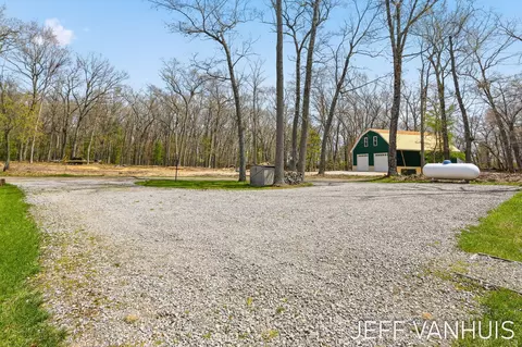 Exterior - 11049 S Jacquelyn Ln, Baldwin, MI 49304 photo 15 of 25