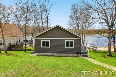 Exterior - 11049 S Jacquelyn Ln, Baldwin, MI 49304 photo 16 of 25