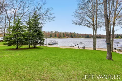 Exterior - 11049 S Jacquelyn Ln, Baldwin, MI 49304 photo 3 of 25