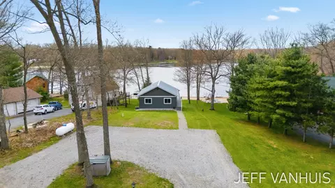 Exterior - 11049 S Jacquelyn Ln, Baldwin, MI 49304 photo 22 of 25