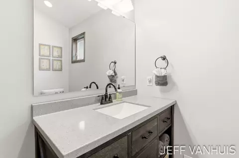 Bath - 11049 S Jacquelyn Ln, Baldwin, MI 49304 photo 2 of 5
