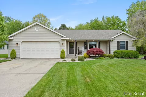 11575 Brookland Dr, Allendale, MI 49401
