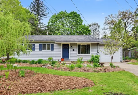 935 S Baldwin St, Greenville, MI 48838