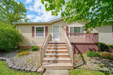 704 Hidden River Dr, Adrian, MI 49221 photo 3