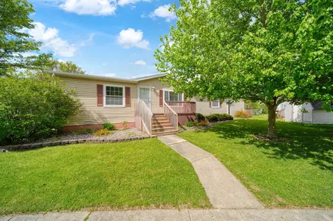 704 Hidden River Dr, Adrian, MI 49221