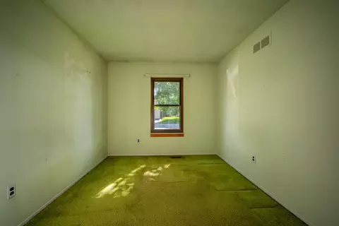 Bedroom - 2887 Roundtree Dr, Troy, MI 48083 photo 2 of 5