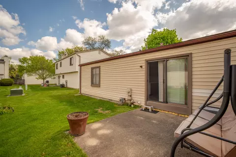 Exterior - 2887 Roundtree Dr, Troy, MI 48083 photo 4 of 5