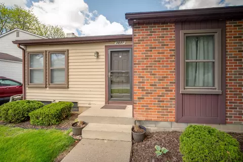 Exterior - 2887 Roundtree Dr, Troy, MI 48083 photo 5 of 5