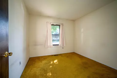 Bedroom - 2887 Roundtree Dr, Troy, MI 48083 photo 4 of 5
