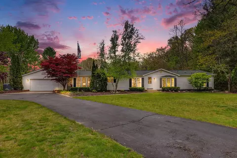 7920 10 Mile Rd NE, Rockford, MI 49341