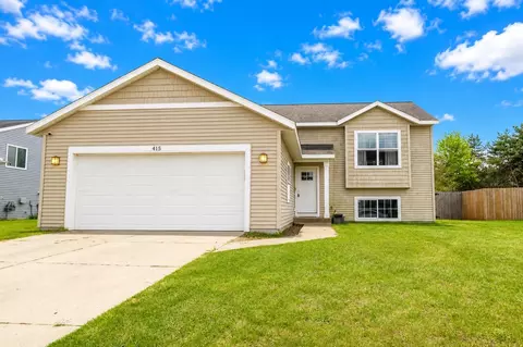 415 White Pine Dr, Belding, MI 48809