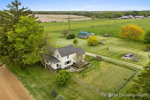 2090 N Shaytown Rd, Vermontville, MI 49096