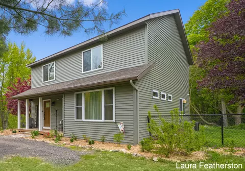 10451 Pine Island Dr NE, Sparta, MI 49345