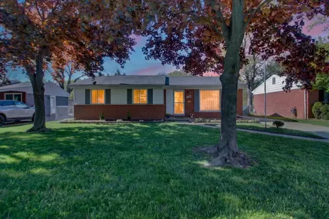 41725 Arthur St, Belleville, MI 48111