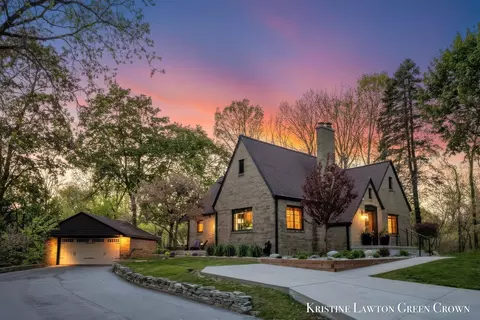 200 Greenridge Dr NW, Grand Rapids, MI 49544