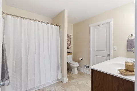 Bath - 59103 Silvergrass Dr, Mattawan, MI 49071 photo 1 of 4