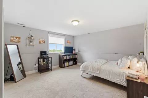 Bedroom - 59103 Silvergrass Dr, Mattawan, MI 49071 photo 3 of 8