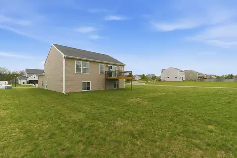 Exterior - 59103 Silvergrass Dr, Mattawan, MI 49071 photo 4 of 5