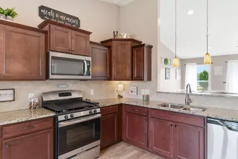 Kitchen - 59103 Silvergrass Dr, Mattawan, MI 49071 photo 3 of 3