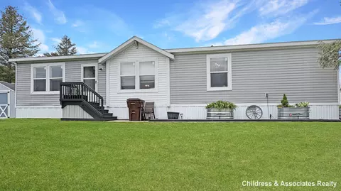 7265 Old Hickory Dr NE, Belmont, MI 49306