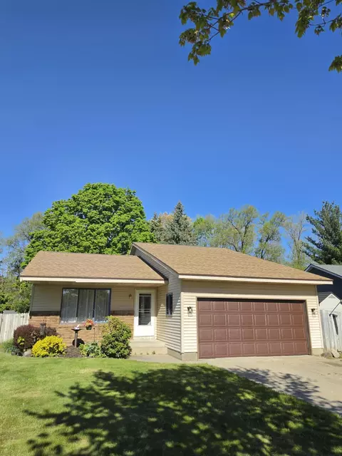 4671 Southstone Dr SE, Grand Rapids, MI 49548