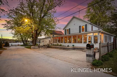 17386 Villa Park St, Spring Lake, MI 49456