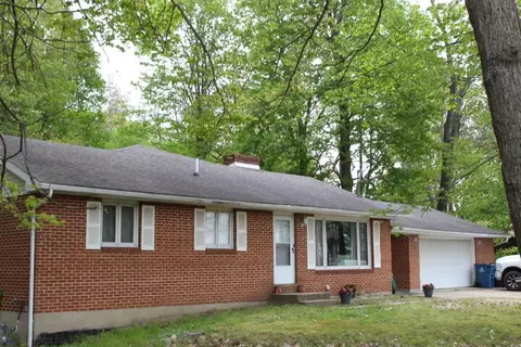 1225 102nd Ave, Plainwell, MI 49080