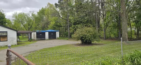Exterior - 17881 S River Rd, Three Rivers, MI 49093 photo 2 of 6