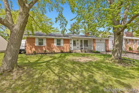 949 Diane St SE, Kentwood, MI 49508