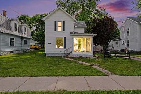 73 Rippon Ave, Hillsdale, MI 49242