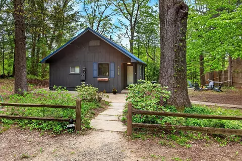 3109 River Bend Trl, Fennville, MI 49408