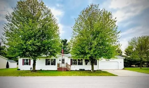 13633 Iris Ln, Cedar Springs, MI 49319