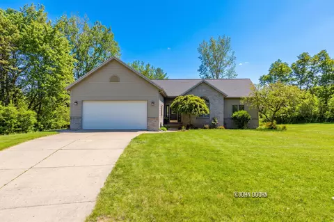 57 Rollingbrook Dr NE, Ada, MI 49301