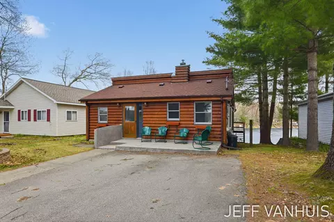 10150 S Lakeside Ridge Rd, Baldwin, MI 49304