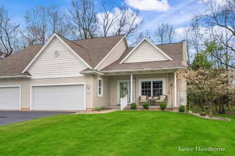 642 W Woodlawn Ave, Hastings, MI 49058