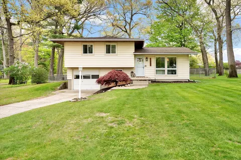 15032 155th Ave, Grand Haven, MI 49417