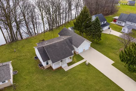 3220 Fairhaven Dr, Allegan, MI 49010