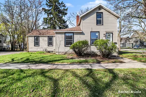 1203 4th St, Muskegon, MI 49441