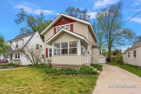 651 Alger St SE, Grand Rapids, MI 49507