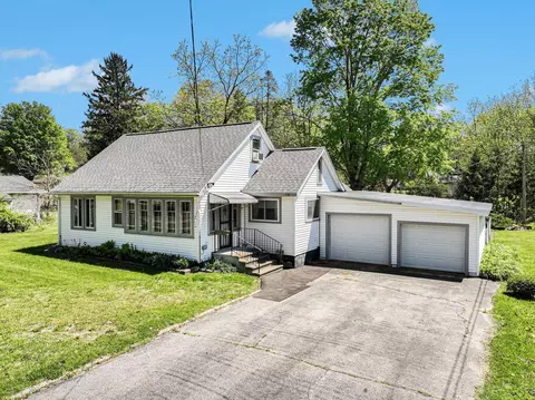 315 Pine St, Decatur, MI 49045
