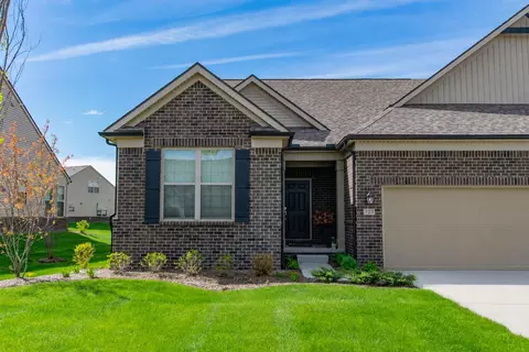 723 W Spaniel Dr, Ann Arbor, MI 48108