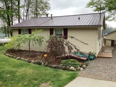 302 304 Eastland Dr, Leroy, MI 49655