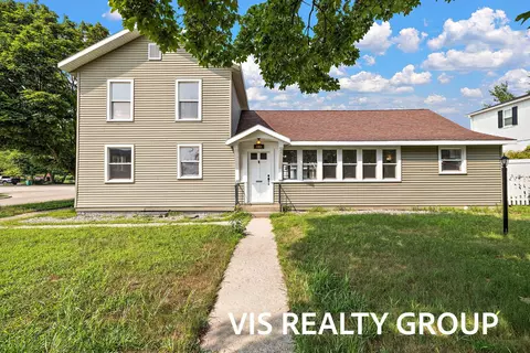 103 E Savidge St, Spring Lake, MI 49456