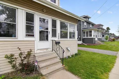 1306 Leroy St, Jackson, MI 49201 photo 2