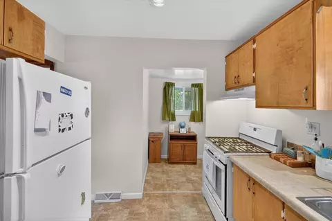 1306 Leroy St, Jackson, MI 49201 photo 15